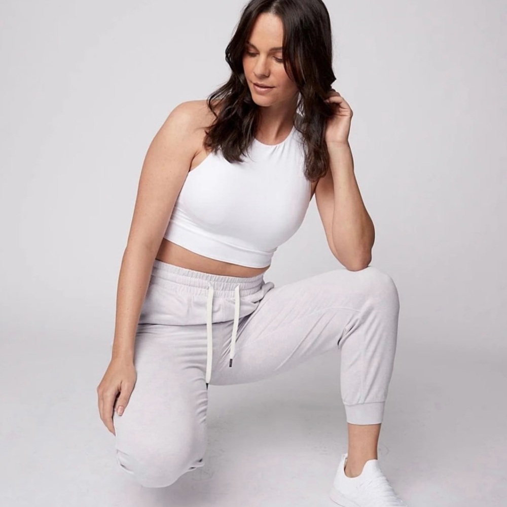 NWT FEAT ROAM JOGGERS - FEATHER LAVENDER